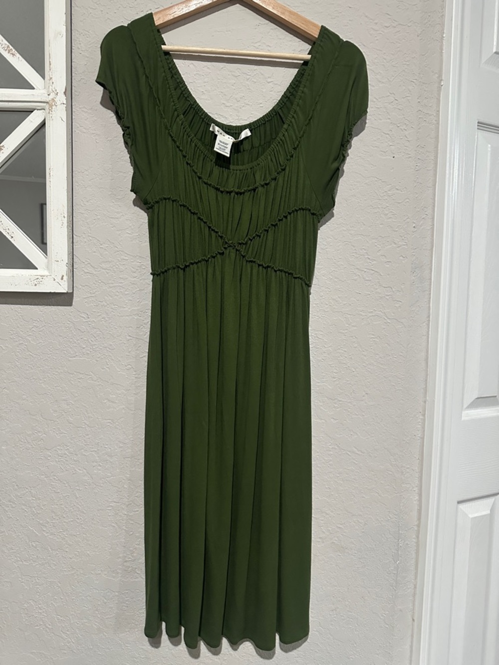 Max Studio Olive Scoop-Neck Short Sleeve Maxi Dress